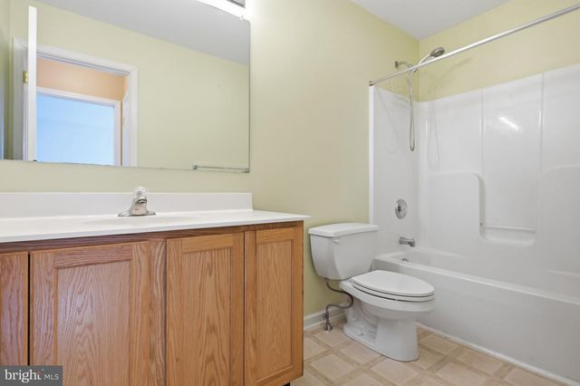 161 W FLAGSTONE DR, Newark, DE 19702