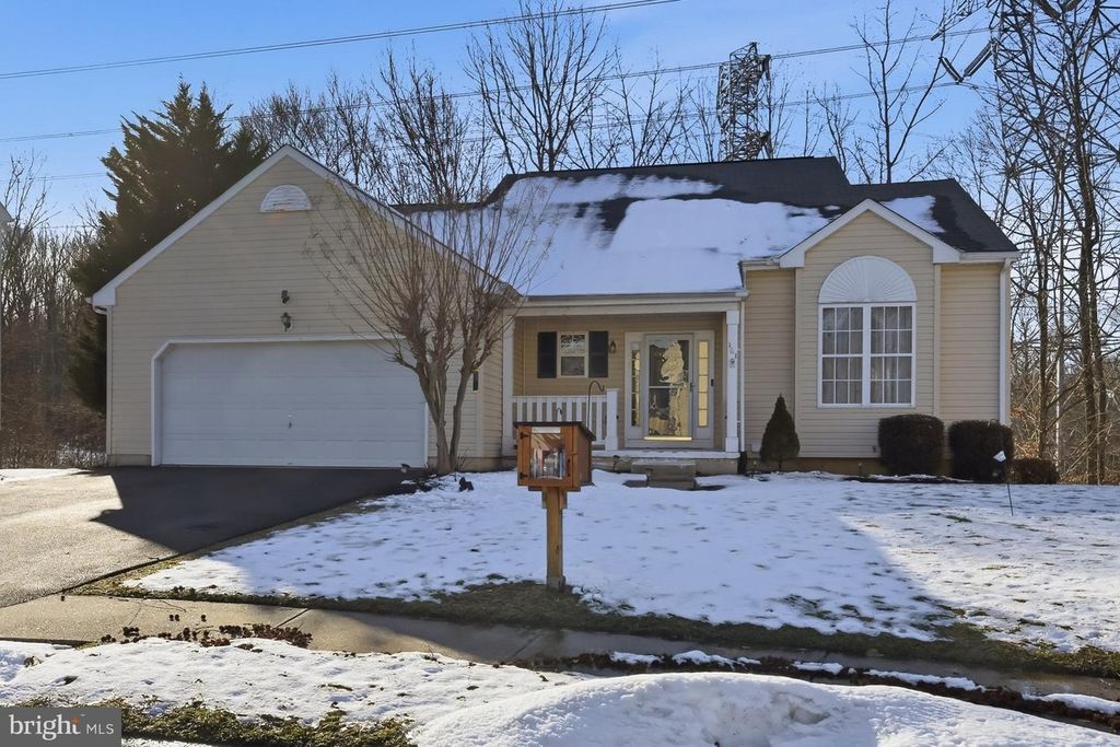 161 W FLAGSTONE DR, Newark, DE 19702