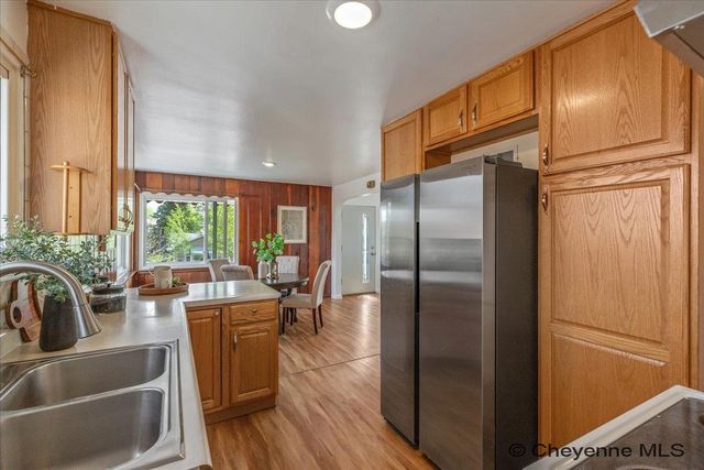 1630 CROOK AVE, Cheyenne, WY 82001