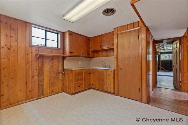 1630 CROOK AVE, Cheyenne, WY 82001