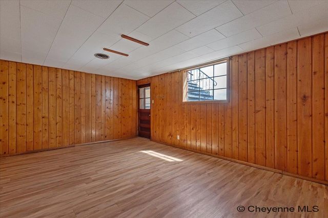 1630 CROOK AVE, Cheyenne, WY 82001