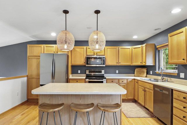2771 Sunflower Drive, Fitchburg, WI 53711
