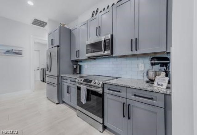 2004 NW 17th AVE, Cape Coral, FL 33993