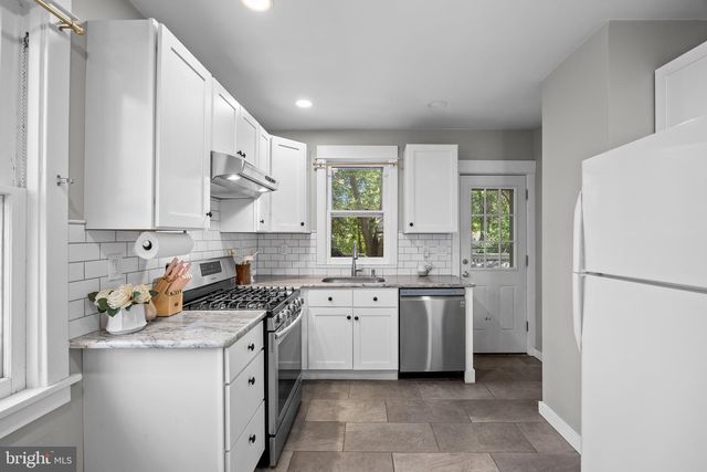 110 WOODBINE AVE, Merchantville, NJ 08109