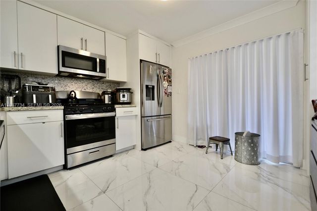 15115 SW 109th St, Miami, FL 33196