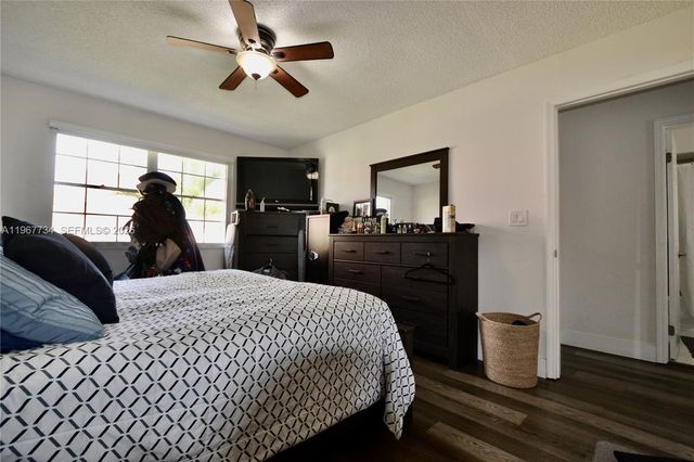 15115 SW 109th St, Miami, FL 33196