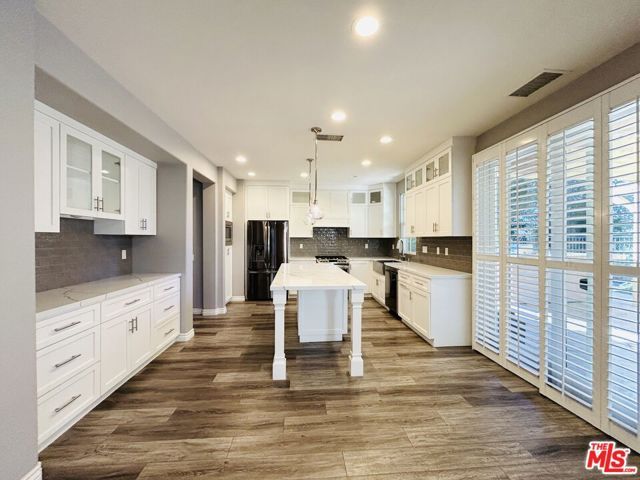 4701 Luna Court, Calabasas, CA 91302