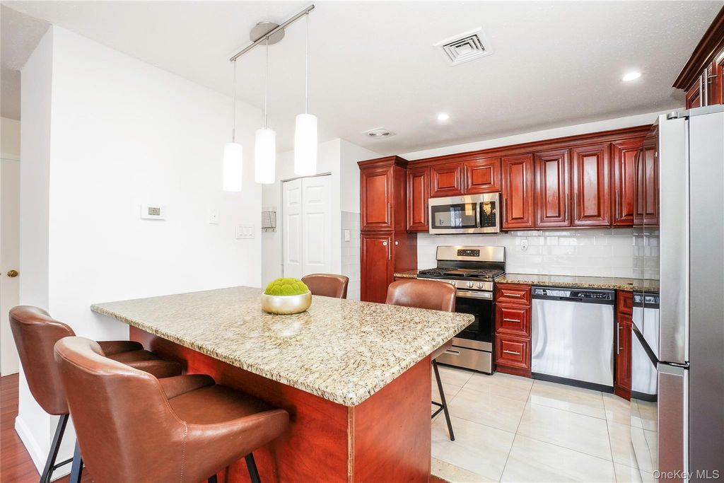 926 Union Avenue C, Bronx, NY 10459 — photo 3