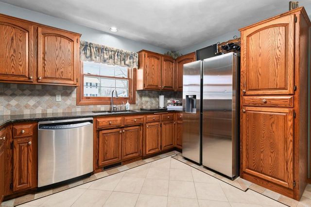 2611 N NICHOLAS STREET, Appleton, WI 54914