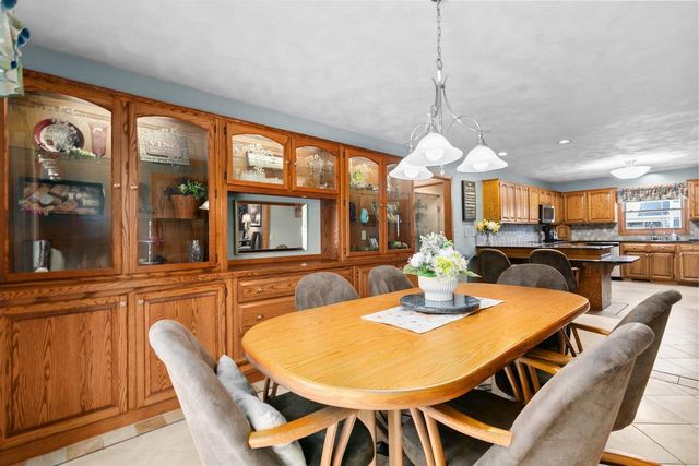 2611 N NICHOLAS STREET, Appleton, WI 54914