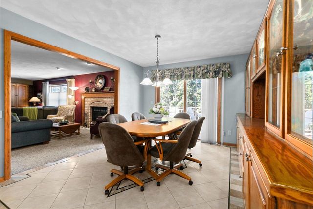 2611 N NICHOLAS STREET, Appleton, WI 54914