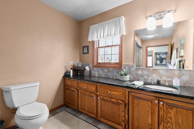 2611 N NICHOLAS STREET, Appleton, WI 54914