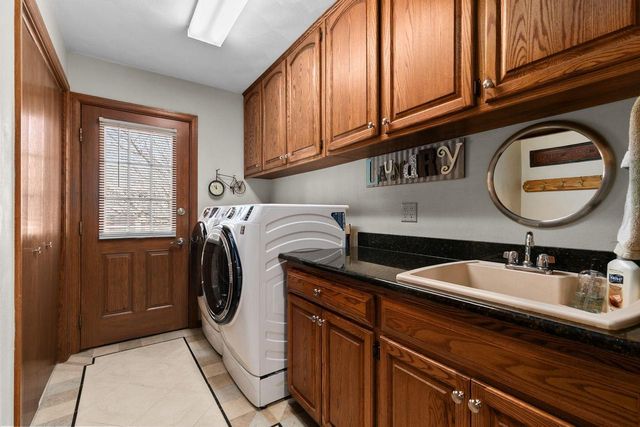 2611 N NICHOLAS STREET, Appleton, WI 54914