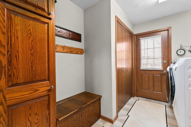 2611 N NICHOLAS STREET, Appleton, WI 54914
