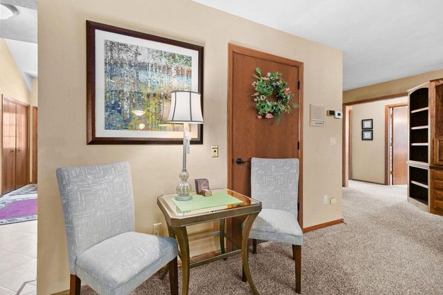 2611 N NICHOLAS STREET, Appleton, WI 54914