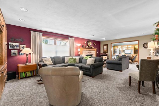 2611 N NICHOLAS STREET, Appleton, WI 54914