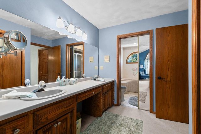 2611 N NICHOLAS STREET, Appleton, WI 54914