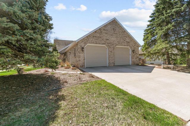2611 N NICHOLAS STREET, Appleton, WI 54914