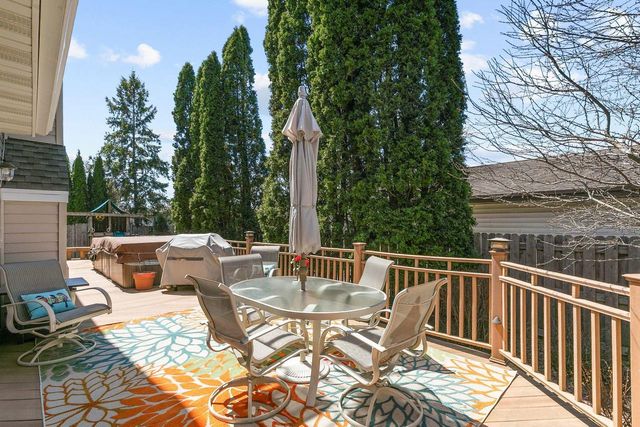 2611 N NICHOLAS STREET, Appleton, WI 54914