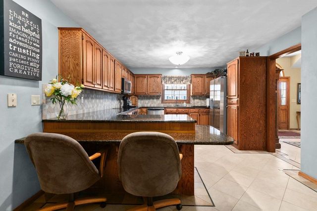 2611 N NICHOLAS STREET, Appleton, WI 54914