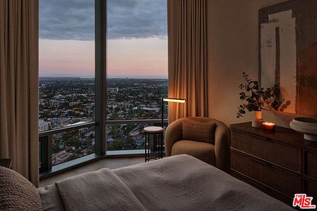 211 W Elm Court 27B, Los Angeles, CA 90067