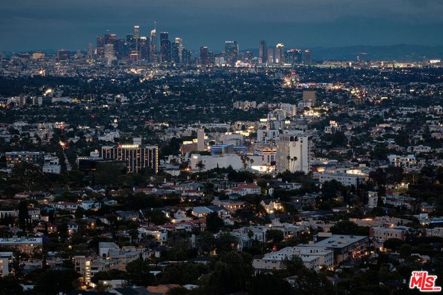 211 W Elm Court 27B, Los Angeles, CA 90067