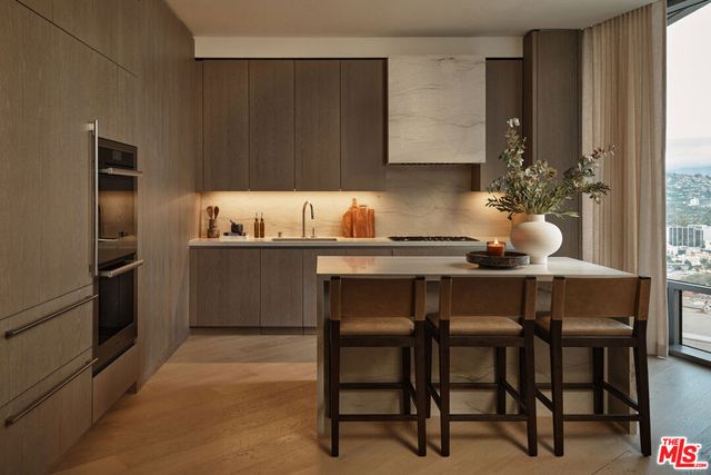 211 W Elm Court 27B, Los Angeles, CA 90067