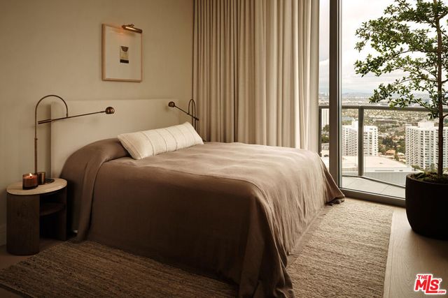 211 W Elm Court 27B, Los Angeles, CA 90067