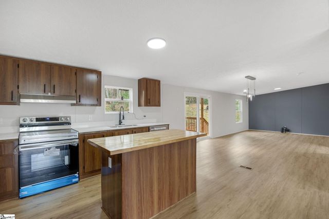 1265 Old Switzer Road, Woodruff, SC 29388