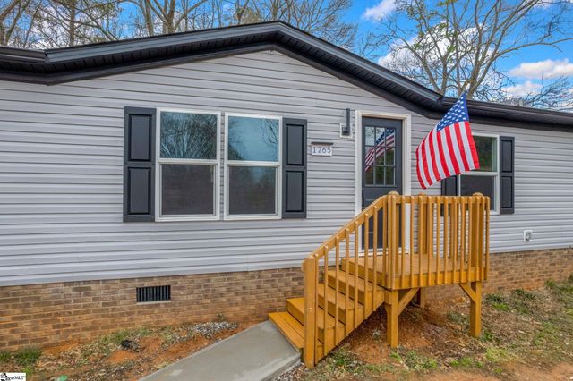 1265 Old Switzer Road, Woodruff, SC 29388