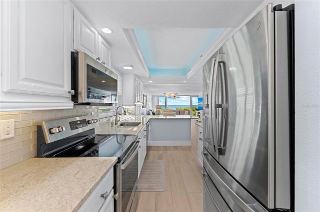 600 MANATEE AVENUE 106, Holmes Beach, FL 34217