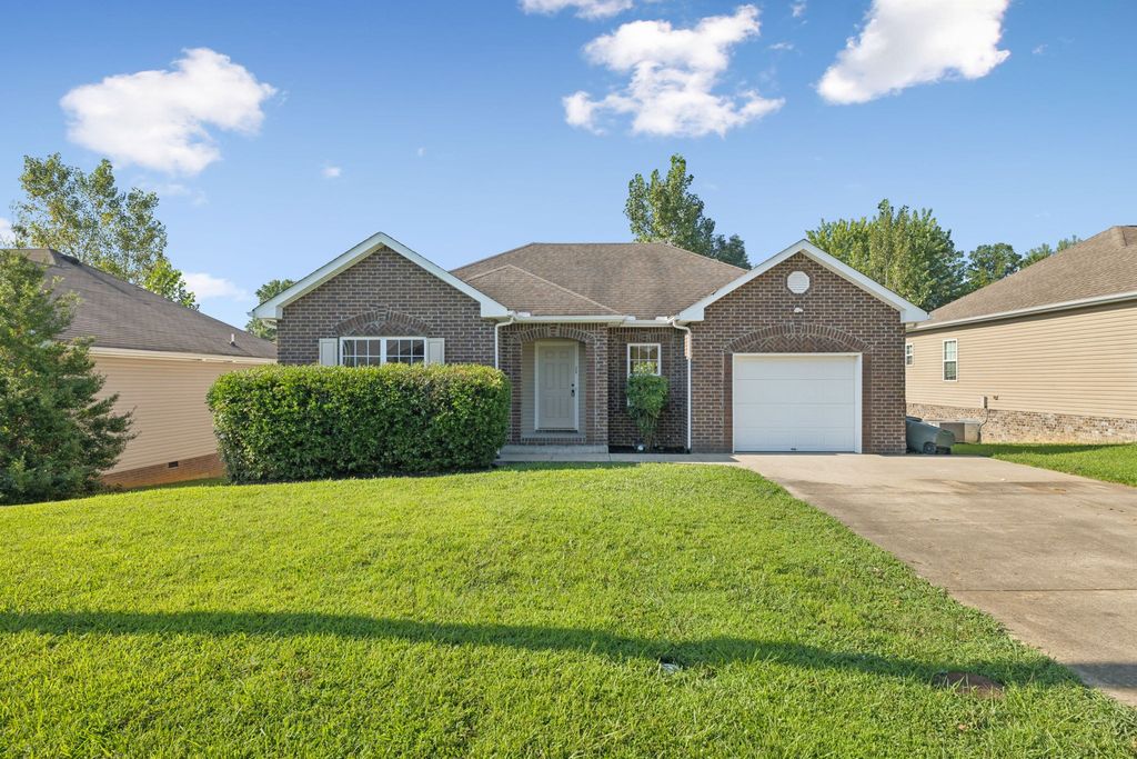 607 Berry Cir, Springfield, TN 37172