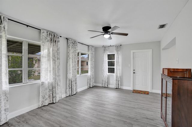 4953 NW 48 Avenue, Tamarac, FL 33319