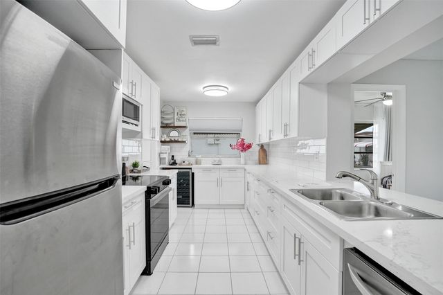 4953 NW 48 Avenue, Tamarac, FL 33319