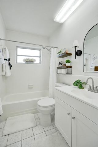 4953 NW 48 Avenue, Tamarac, FL 33319