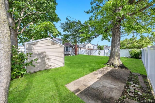 11 Edgewood Drive, Hicksville, NY 11801