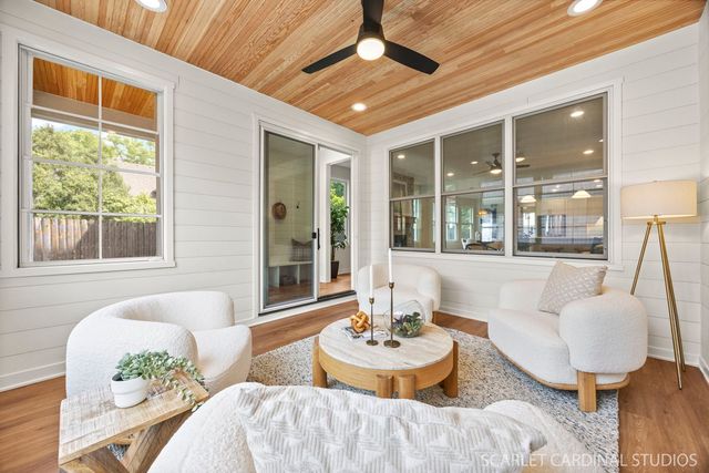 717 N Brainard Street, Naperville, IL 60563