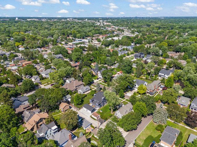 717 N Brainard Street, Naperville, IL 60563