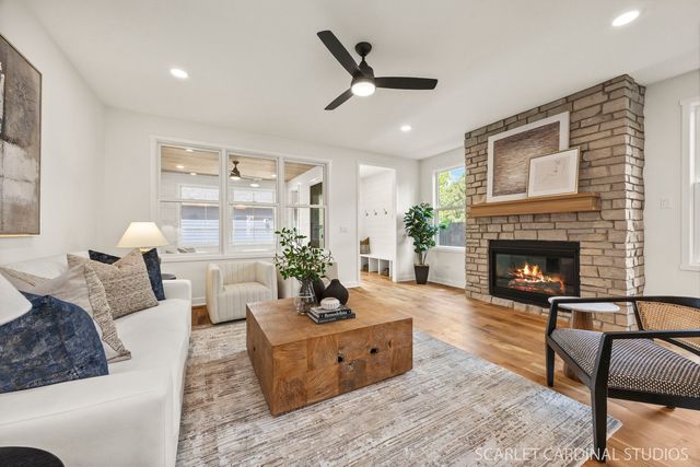 717 N Brainard Street, Naperville, IL 60563