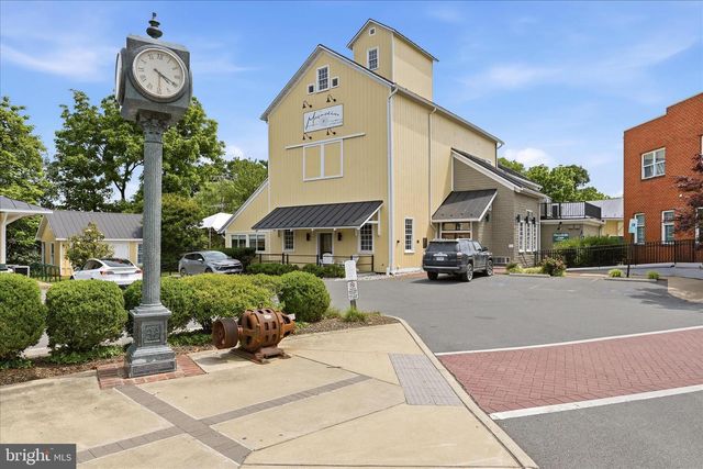 501 W MAIN ST, Purcellville, VA 20132