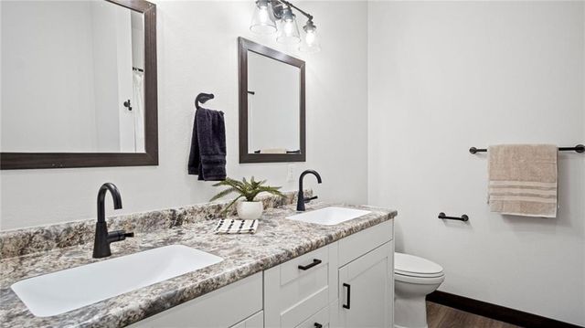 3373 Iris Drive, Eau Claire, WI 54703