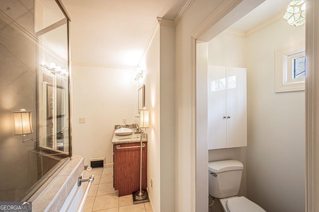 205 Old Ivy Road NE, Atlanta, GA 30342