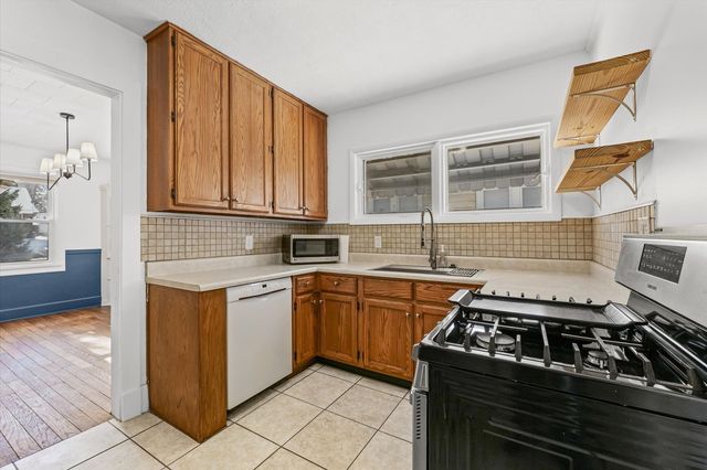 1710 W CHURCH Street, Champaign, IL 61821