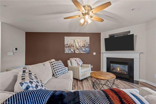 4702 Pennoak Lane, Greensboro, NC 27407