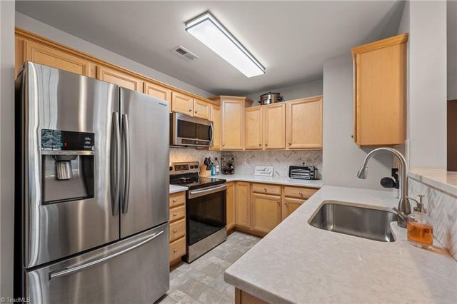 4702 Pennoak Lane, Greensboro, NC 27407