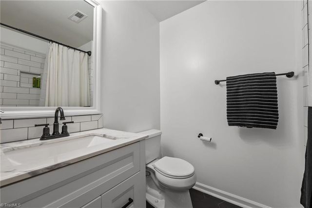 4702 Pennoak Lane, Greensboro, NC 27407