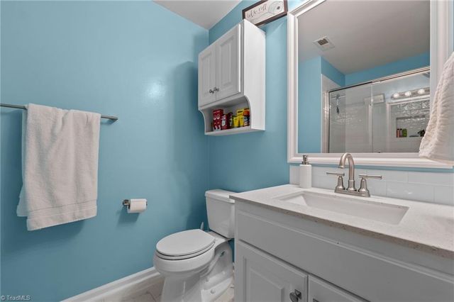 4702 Pennoak Lane, Greensboro, NC 27407