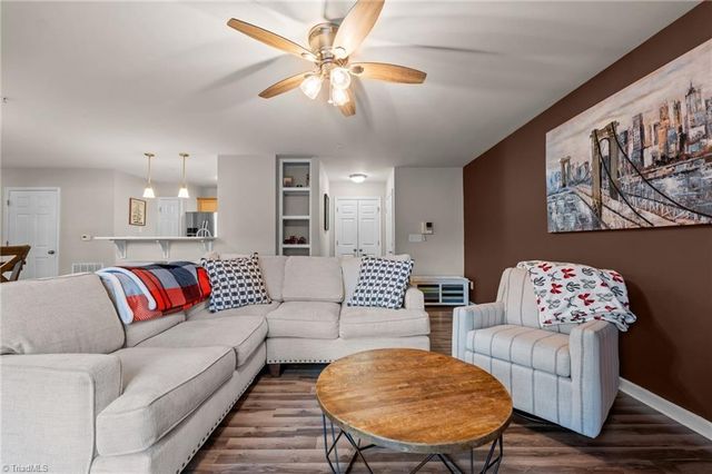 4702 Pennoak Lane, Greensboro, NC 27407