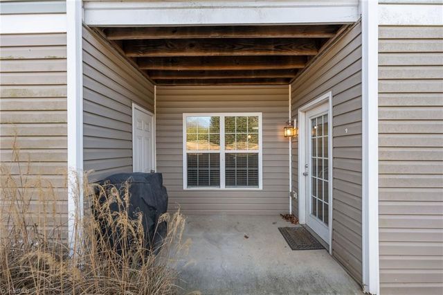 4702 Pennoak Lane, Greensboro, NC 27407