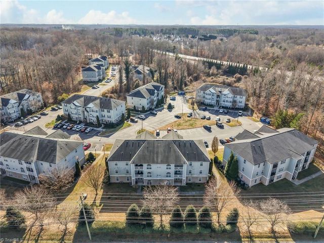 4702 Pennoak Lane, Greensboro, NC 27407